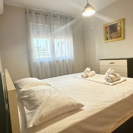 Kk Air Albania-centrally Located Apartment