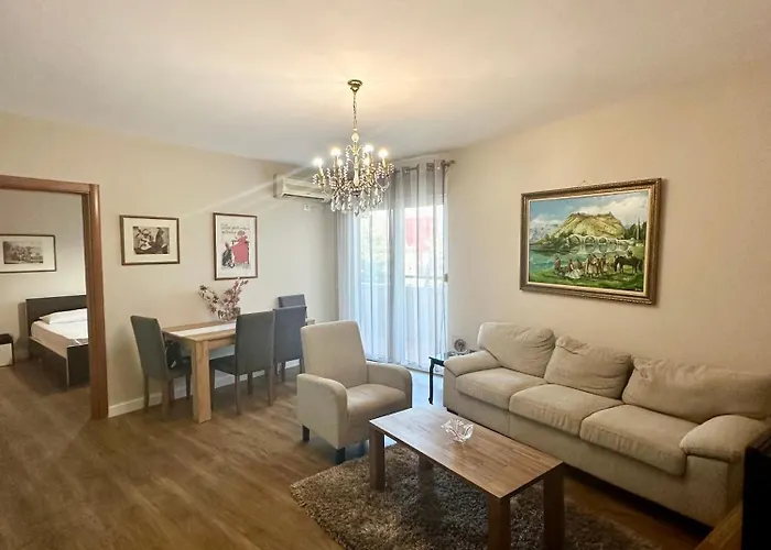 アパート Kk Air Albania-centrally Located ティラナ