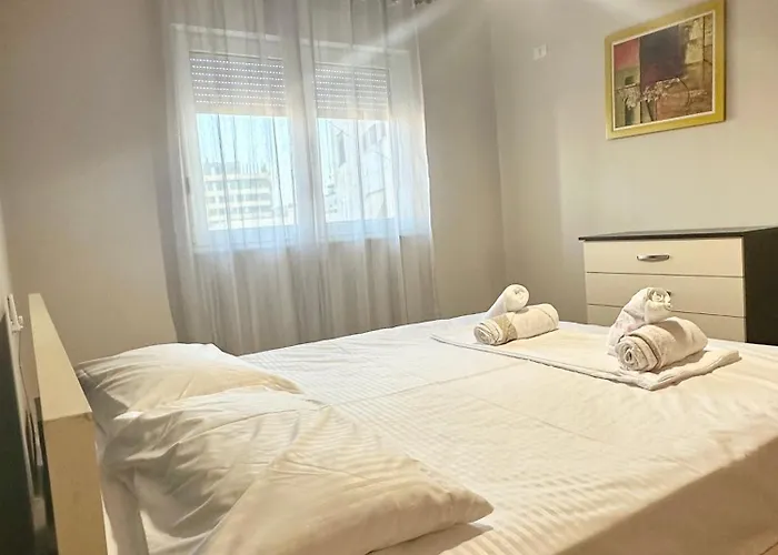 Kk Air Albania-centrally Located アパート